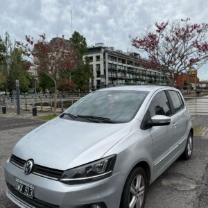 Volkswagen Fox  Trendline  2015  1.6  Manual