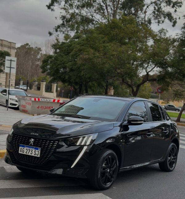 Peugeot 208 style 1.3 2023